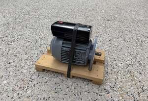 Danfoss VLT FCM307 Integrated 0.75 kW Drive Motor IP55, 380V-480V, Unused