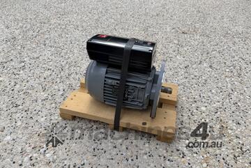 Danfoss VLT FCM307 Integrated 0.75 kW Drive Motor IP55, 380V-480V, Unused