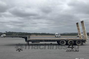 1990 Krueger ST-3-32 44ft Tri Axle Drop Deck Trailer