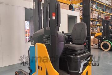   2025 UN 1.6T Electric Reach Truck - High Lift Warehouse Forklift