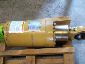 Caterpillar 769C Rear Suspension Cylinder - picture1' - Click to enlarge