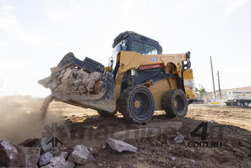CATERPILLAR 270 SKID STEER LOADER