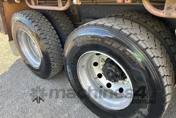 2014 Mitsubishi FS500 Crane Truck (Table Top)