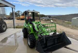 2024 Avant 745 Articulated Loader