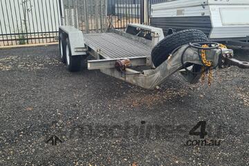 2013 Premier Trailers Tandem Plant Trailer