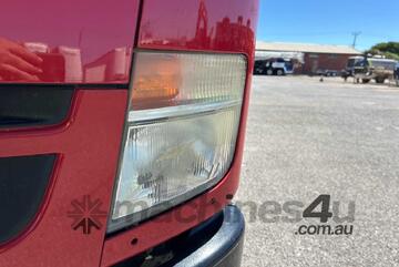 2008 Mitsubishi Fighter Curtainsider