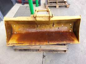 1600mm Batter Bucket with Drainage Holes - picture0' - Click to enlarge