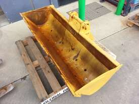 1600mm Batter Bucket with Drainage Holes - picture2' - Click to enlarge