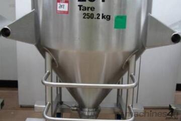 Stainless tote tumble mixer blending bins mixing