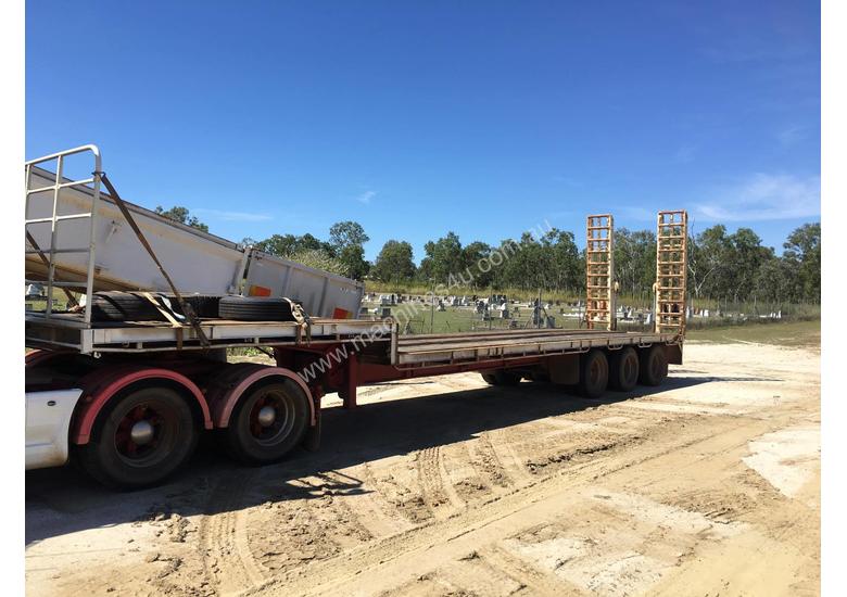caption Sterling AT9500 and Taylor Semi Tri-axle