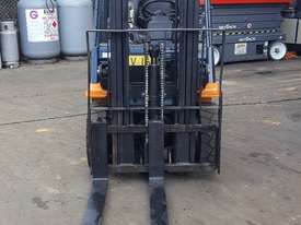 Toyota 7FG20 4.3m Lift Container Mast New Paint - picture0' - Click to enlarge
