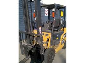 Caterpillar 1.8 Tonne  LPG Forklift - picture0' - Click to enlarge