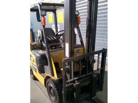 Caterpillar 1.8 Tonne  LPG Forklift - picture1' - Click to enlarge