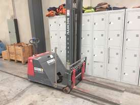 Used Walkie Stacker - picture0' - Click to enlarge
