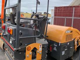 New Case 450dx twin drum vibratory rollers - picture2' - Click to enlarge