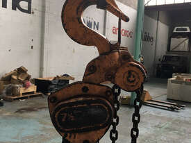 Chain Hoist Block and Tackle 7.5 ton x 6 mtr Drop PWB Anchor Lifting Crane  - picture1' - Click to enlarge