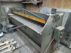 Guillotine 2400 x 2mm - picture0' - Click to enlarge