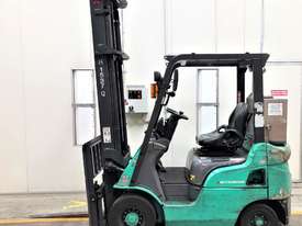 1.8T Counterbalance Forklift - picture0' - Click to enlarge