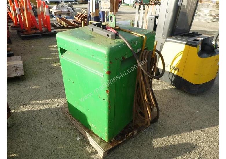 caption Lincoln Electric Idealarc TM - 300/300
