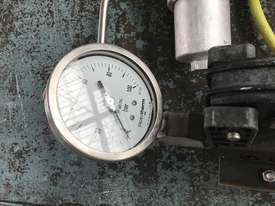 Enerpac Hydraulic Hand Pump Porta Power Two Speed P392 10000 PSI - picture1' - Click to enlarge