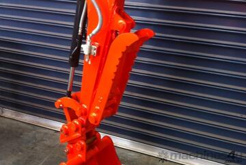 GARDNER ENGINEERING - Hitachi ZX17 Hyd Thumb Bracket Pivot style GARDNER ENGINEERING - Hitachi ZX17 Hyd Thumb Bracket Pivot style