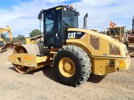 Caterpillar CS56 Smooth Drum Roller - picture0' - Click to enlarge