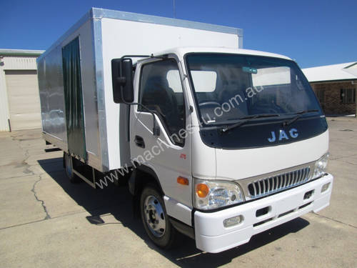 JAC J75 Pantech Truck