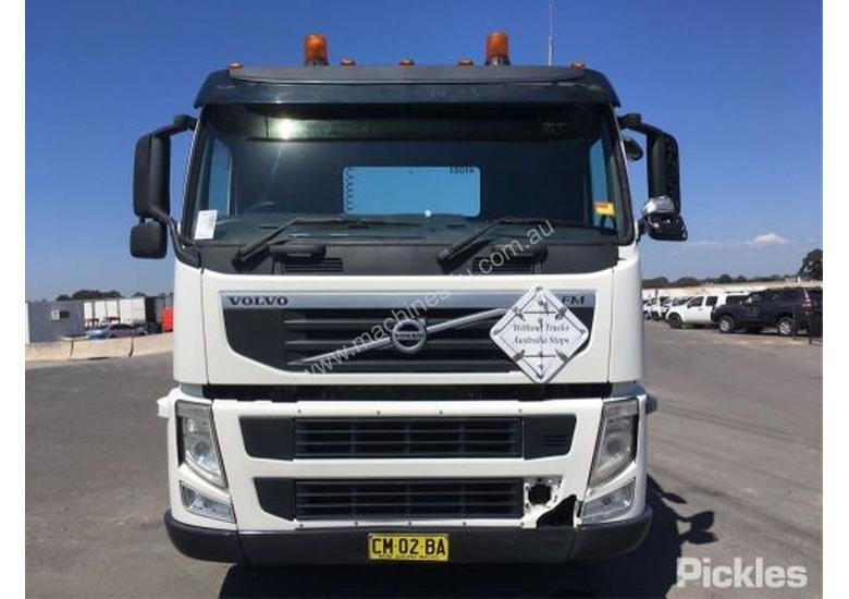 caption 2013 Volvo Fm