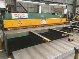 USED GUILLOTINE 3MT - picture0' - Click to enlarge