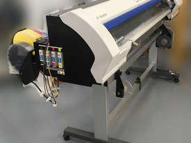 Roland Wide Format Printer SP-540v with bulk ink system - picture0' - Click to enlarge