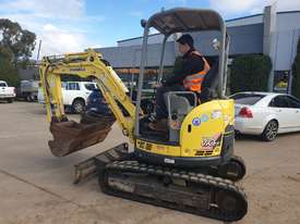 2013 YANMAR VIO27-5 WITH LOW 1650 HOURS, HITCH AND BUCKETS. ONE OWNER - picture1' - Click to enlarge