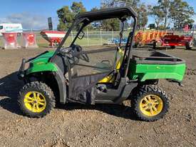 John Deere XUV 560 Gator Utility Vehicle - picture0' - Click to enlarge