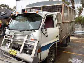 1984 Isuzu TLD44 - picture1' - Click to enlarge