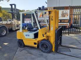 TCM Forklift 4350mm Container mast side shift only $6000  - picture2' - Click to enlarge