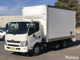 2015 Hino 300 616 - picture2' - Click to enlarge