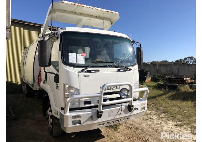 caption 2011 Isuzu FSR 850 Long
