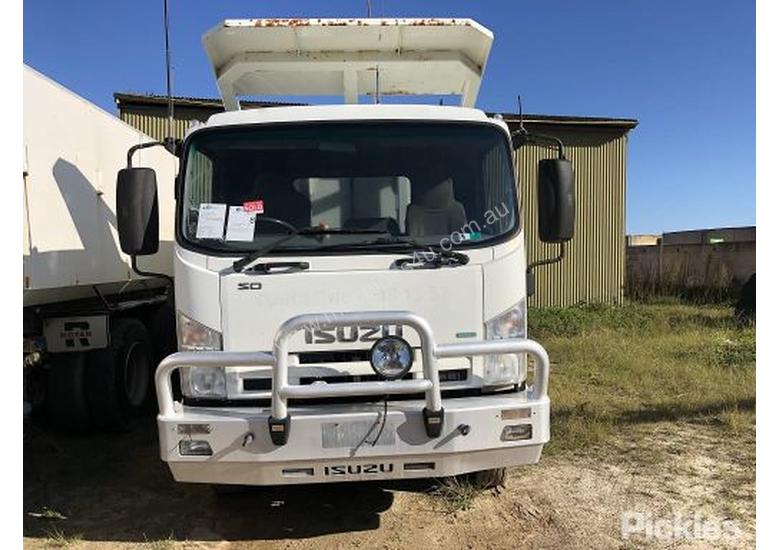 caption 2011 Isuzu FSR 850 Long
