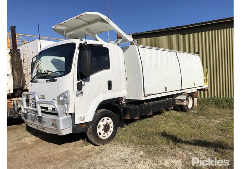 caption 2011 Isuzu FSR 850 Long