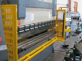 Steelmaster 2500mm x 40 Ton Hydraulic Pressbrake - picture0' - Click to enlarge