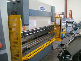 Steelmaster 2500mm x 40 Ton Hydraulic Pressbrake - picture0' - Click to enlarge