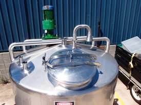 Stainless Steel Mixing Tank (Vertical), Capacity: 2,500Lt - picture1' - Click to enlarge