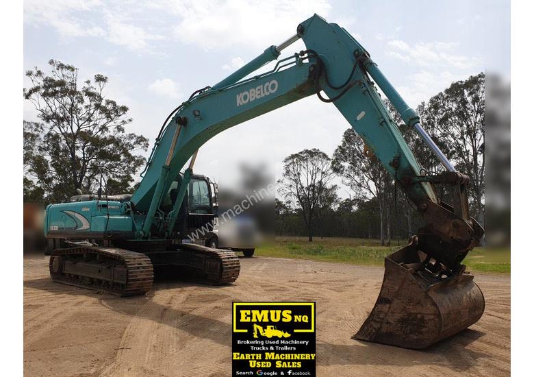 caption Kobelco 30 Tonne Excavator