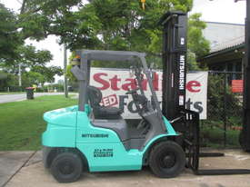 Mitsubishi 2.5 ton Diesel Used Forklift  #1516 - picture0' - Click to enlarge