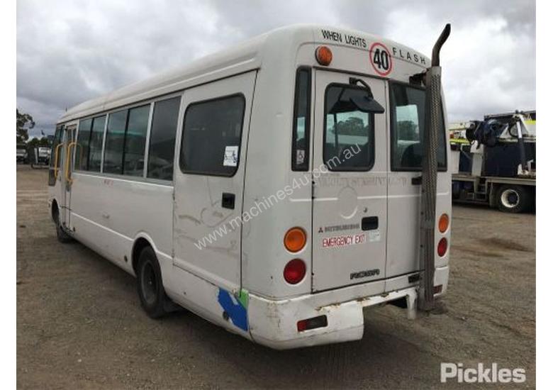 caption 2002 Mitsubishi Rosa