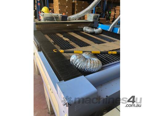 Used Flat-Bed CO2 Laser Cutting Machine