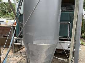 Dust Extractor - Australian made - picture2' - Click to enlarge