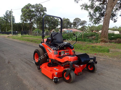 Kubota ZD331 Zero Turn Lawn Equipment