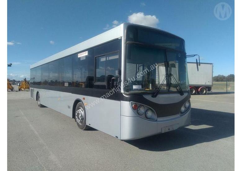 caption Mercedes-Benz Volgren 0405 Fleet # 1184