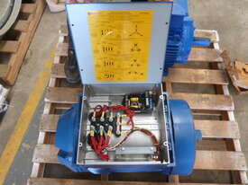 NEVER USED 30KVA GENERATOR ALTERNATOR - picture2' - Click to enlarge