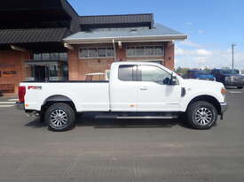 2020 Ford F350 Lariat Super Cab 4x4 Pickup  - picture0' - Click to enlarge